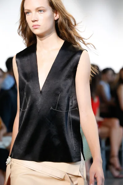 Look 27